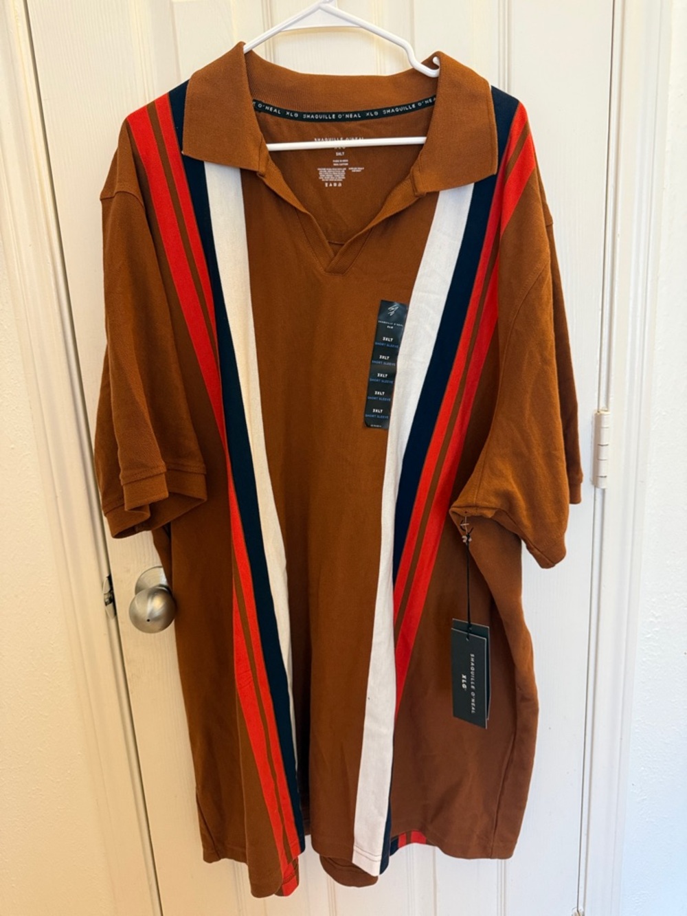 Men's Brown Polo Shirt with Vertical Stripe Accents